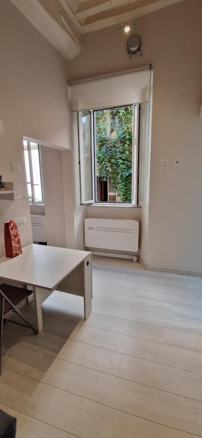 Savelli Apartment Old Town - Near Navona Place Rome Bagian luar foto