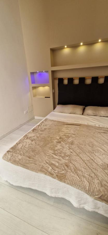 Savelli Apartment Old Town - Near Navona Place Rome Bagian luar foto